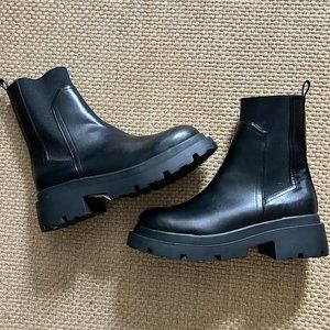DV by Dolce Vita Brody Lug Sole Chelsea Boot